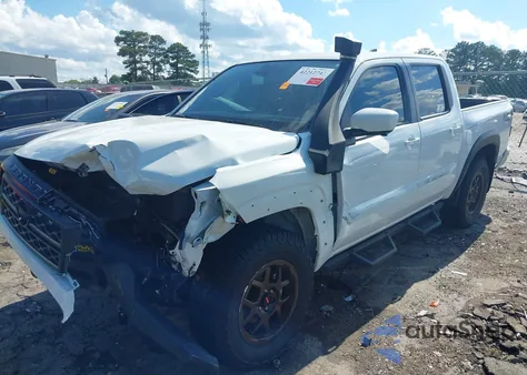 2022 Nissan Frontier Pro-4X 4X4 z USA, uszkodzony, nr VIN 1N6ED1EK6NN671965